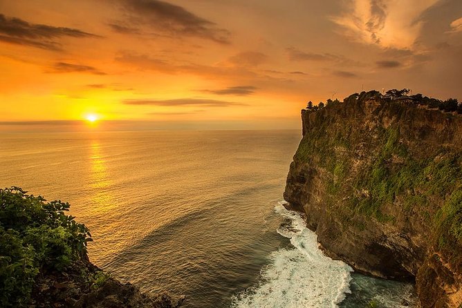 Private Inclusive Tours: 2 Days highlight of Bali - Jimbaran Candlelight Seafood BBQ: An Evening on the Sand