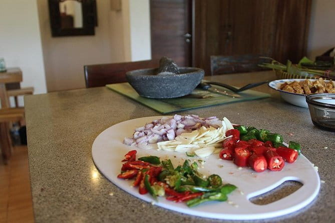 Private Javanese Cooking Class with Dotty in Tumbak Bayuh, Canggu - Meet Dotty in Tumbak Bayuh’s quiet rice-field setting