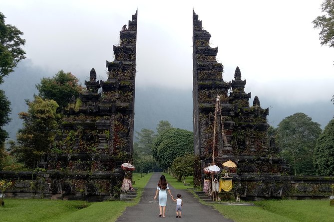 Private Tour: Handara Iconic Gate, rice terrace & Ulundanu Temple - Key highlights