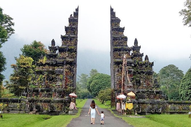 Private Tour: Handara Iconic Gate, rice terrace & Ulundanu Temple - Jatiluwih rice terraces: the one hour that matters