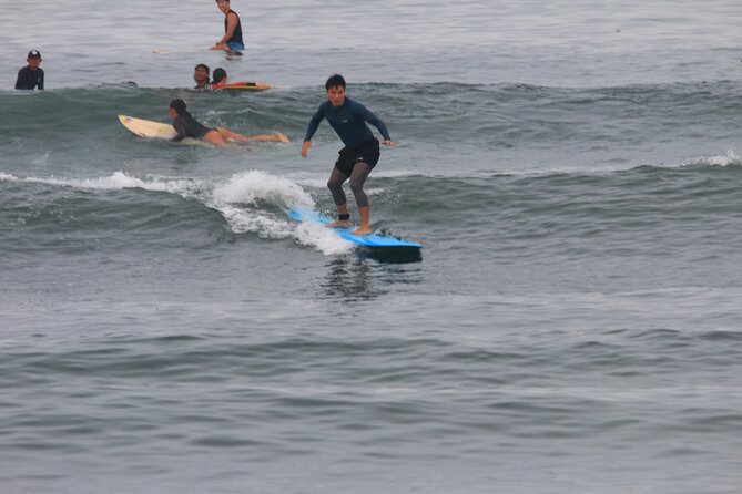 Surf lesson | Energy surfschool krui - Beach basics: paddling, waves, and standing up (in the right order)