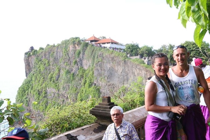 Tanah Lot and Uluwatu Temple Tour Including Seafood Dinner at Jimbaran Beach - Entering Tanah Lot: the sea-temple stop that frames the afternoon