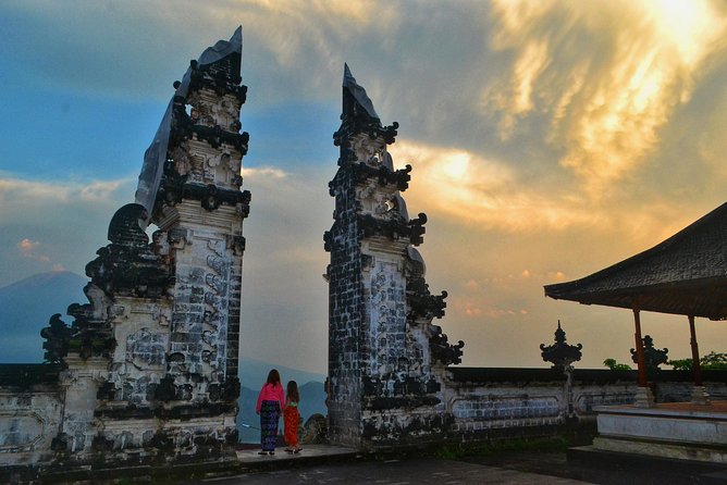 The Gates of Heaven Lempuyang Tours All Inclusive - Sunrise at Lempuyang: Why the 4:00 am start feels worth it
