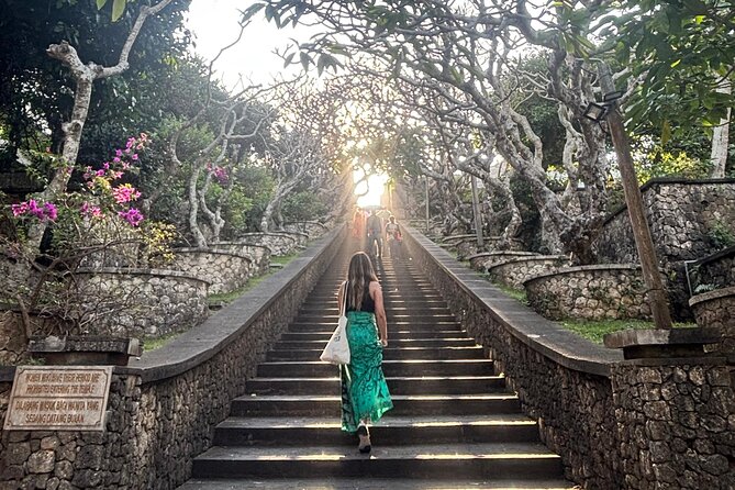 The Uluwatu Tour - Your guide’s job is really time management (and stress reduction)