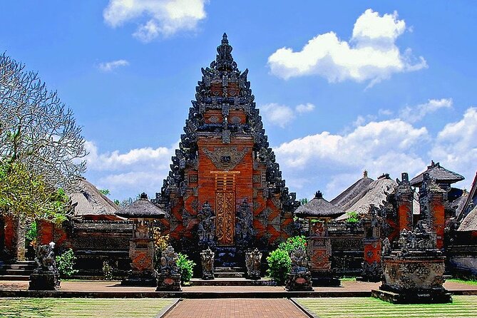 Ubud Private Tour : Ubud Temple and Authentic of Ubud - Sacred Monkey Forest Sanctuary: macaques, rules, and photo moments