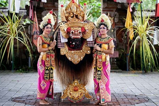Ubud Private Tour : Ubud Temple and Authentic of Ubud - Batuan Temple (Puseh Batuan Temple): carving, painting, and etiquette