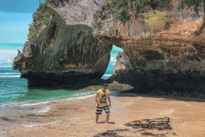 Uluwatu Instagram Tour: Unforgettable Beaches (Private & All-Inclusive) - Suluban Beach (Blue Point): calm water, dramatic cliffs, and strong angles