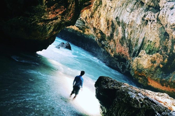 Uluwatu Instagram Tour: Unforgettable Beaches (Private & All-Inclusive) - Karang Boma Cliff: the viewpoint stop that makes the whole coast make sense