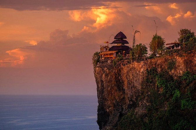 Uluwatu Temple & Kecak Fire Dance Show (Include All Tickets) - Uluwatu Temple on a 13th-Century Cliff: Monkeys and Steps