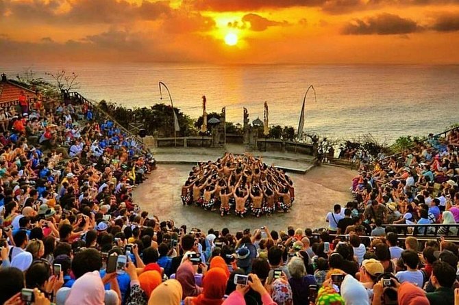 Uluwatu Temple & Kecak Fire Dance Show (Include All Tickets) - Crowds, Monkeys, and Where to Focus During the 5 Hours