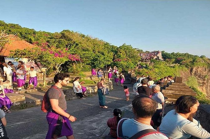 Uluwatu Temple with Sunset Tours - The guide factor: what you can expect from Nyoman or Nik